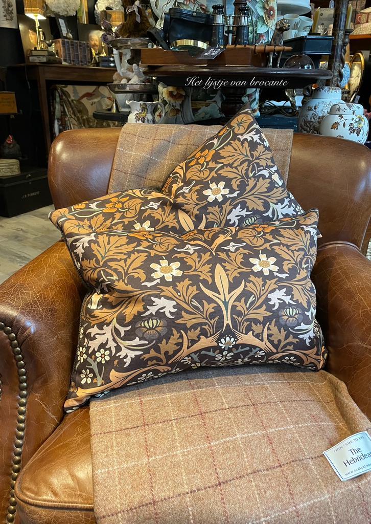 Engelse SET kussens William Morris Blackthorn, Huis en Inrichting, Woonaccessoires | Kussens, Nieuw, Overige kleuren, Rechthoekig