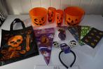 nieuw en z.g.a.n nieuw Halloween pakket, emmertjes, bril, ha, Ophalen of Verzenden, Nieuw, Feestartikel, Halloween of Griezel