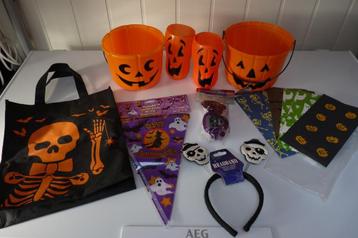 nieuw en z.g.a.n nieuw Halloween pakket, emmertjes, bril, ha beschikbaar voor biedingen