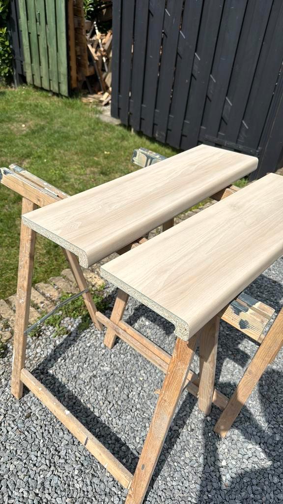 2x (overzet) Vensterbanken 67cm & 69cm inclusief kantband!, Doe-het-zelf en Verbouw, Kozijnen en Schuifpuien, Zo goed als nieuw