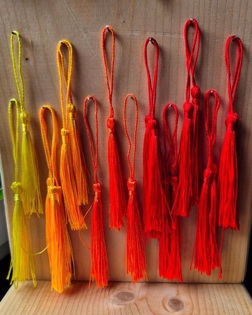 20 stuks - Rood / Oranje / Geel - Kwastjes - NIEUW, Hobby en Vrije tijd, Kralen en Sieraden maken, Nieuw, Overige typen, Ophalen of Verzenden