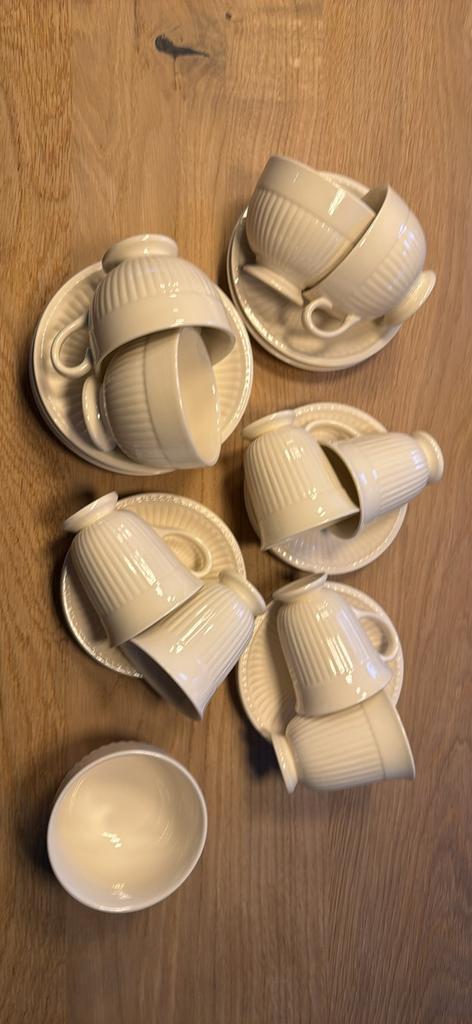 Wedgwood Edmé Koffie/Thee Servies + Suikerpot, Huis en Inrichting, Keuken | Servies, Zo goed als nieuw, Aardewerk, Ophalen