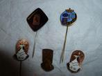4 stuks Muziek-Dans Speldjes rechtsboven is weg.evt meer., Verzamelen, Speldjes, Pins en Buttons, Ophalen of Verzenden, Zo goed als nieuw