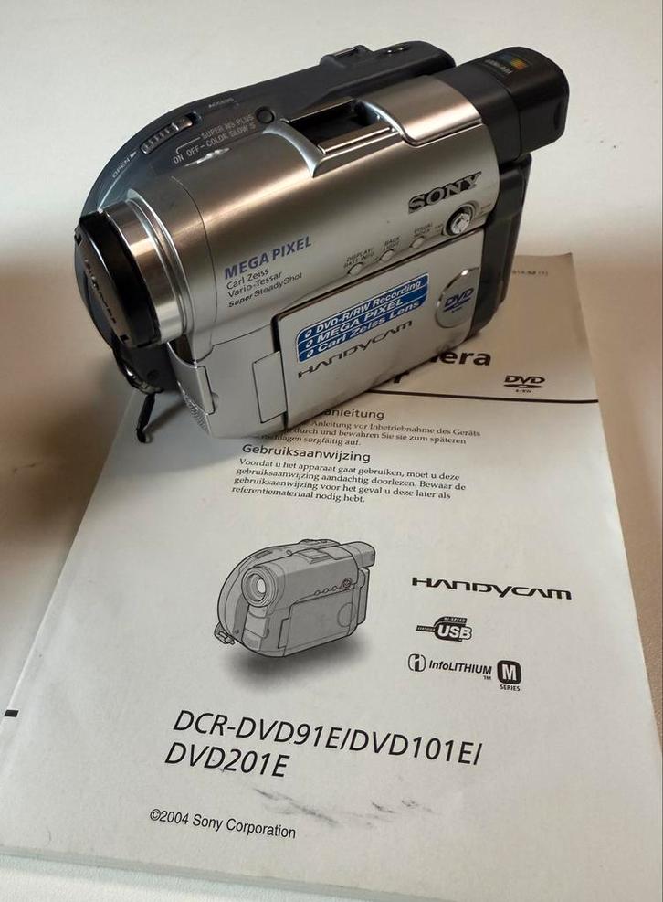 Sony DVD201D Handycam - DVD Videocamera Recorder, Audio, Tv en Foto, Videocamera's Digitaal, Gebruikt, Camera, Dvd, Sony, 8 tot 20x