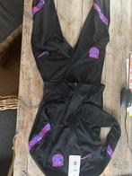 Nike trainings pakje nieuw mt 128, Ophalen of Verzenden, Zo goed als nieuw, Zwart, Bikini