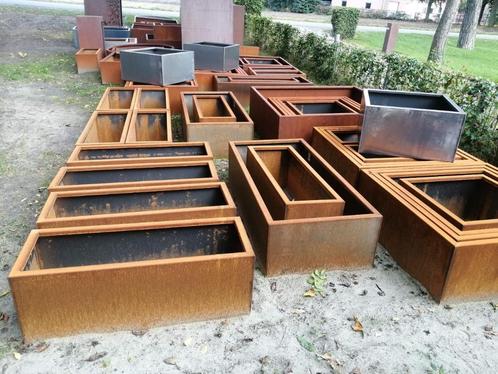 Opruiming diverse plantenbakken enzo, zie omschrijving, Tuin en Terras, Bloembakken en Plantenbakken, Nieuw, Metaal, Balkon, Tuin