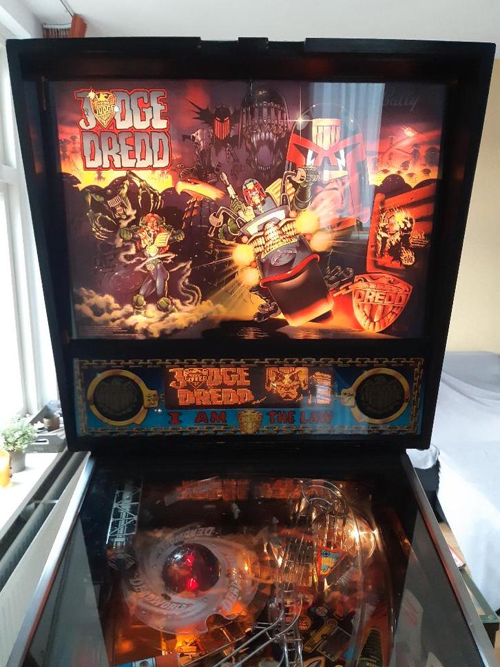 Flipperkast wide body Judge Dredd, Verzamelen, Automaten | Flipperkasten, Gebruikt, Dot-matrix, Flipperkast, Williams, Ophalen