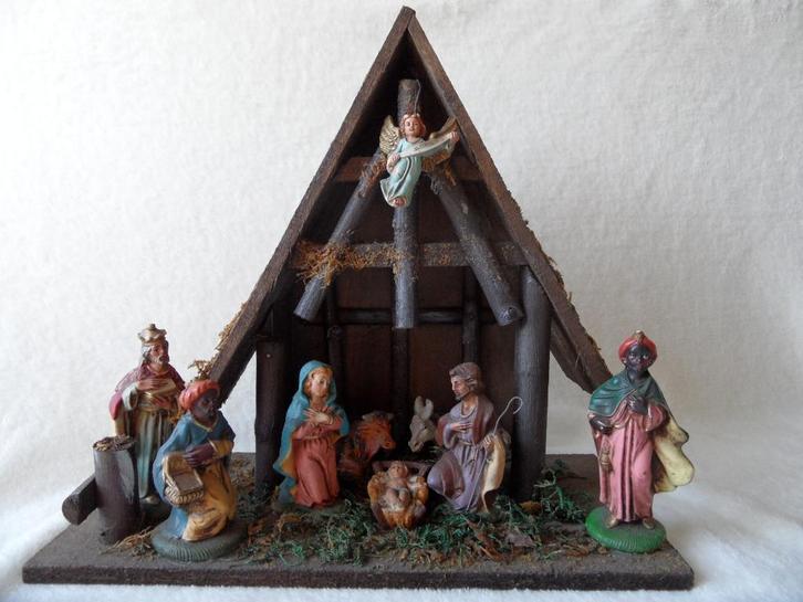 antieke, grote kerststal incl. kerstgroep met 9 beelden, Diversen, Kerst, Zo goed als nieuw, Ophalen of Verzenden