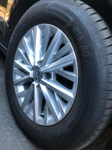 VW Velgen Met Goede Banden 215/60/16 beschikbaar voor biedingen