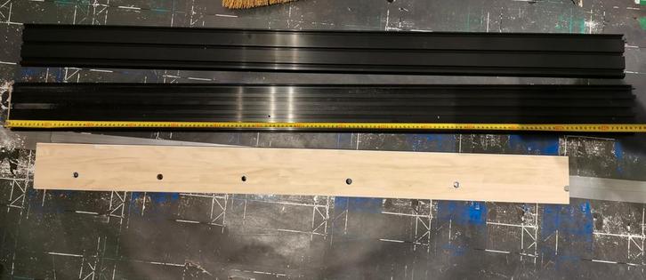IKEA skytta 3 sporen rail, Huis en Inrichting, Kasten | Roldeurkasten en Archiefkasten, Zo goed als nieuw, 200 cm of meer, 25 tot 50 cm