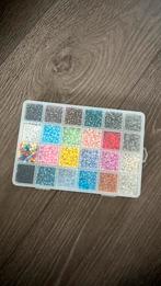 Doosje met 4 mm kralen, Hobby en Vrije tijd, Ophalen of Verzenden, Zo goed als nieuw, Kraal