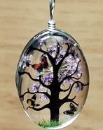 glazen hanger ovaal life tree lila vlinders, Sieraden, Tassen en Uiterlijk, Kettinghangers, Ophalen of Verzenden, Nieuw, Glas of Kristal