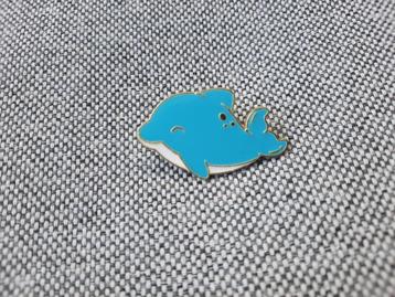 1 leuke pin van een dolfijn te koop beschikbaar voor biedingen