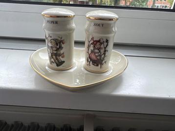 Hummel Zout en Peper Stel met Schotel beschikbaar voor biedingen