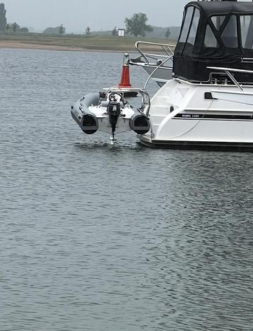 Rubberboot met 20 PK Motor - Zeer Netjes! beschikbaar voor biedingen