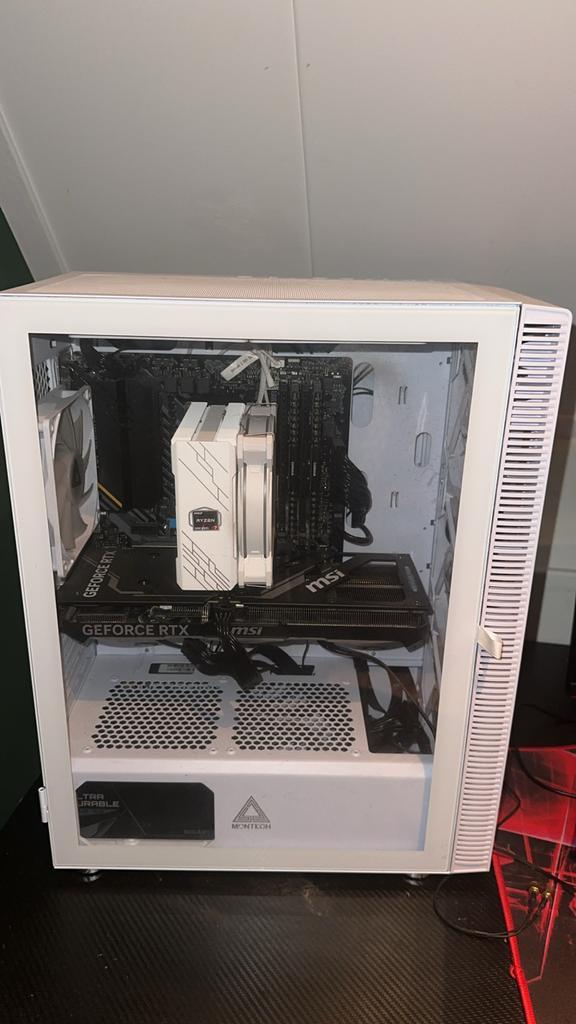 Ryzen 7 5800X3D Gaming PC - RTX 4060 Ti, Spelcomputers en Games, Games | Pc, Gebruikt, Overige genres, 1 speler, Vanaf 12 jaar