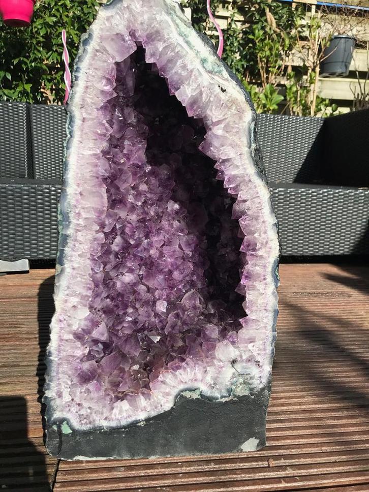 Amethist geode (15) van 33,7 kg, Afgeprijsd!!!, Verzamelen, Mineralen en Fossielen, Mineraal, Ophalen of Verzenden