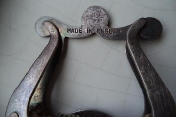 Vintage muziekblad clip Made in England beschikbaar voor biedingen
