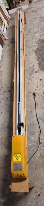 Elektrische garagedeuropener met afstandsbediening, Doe-het-zelf en Verbouw, Deuren en Horren, Ophalen, Gebruikt, Garagedeur, 120 cm of meer