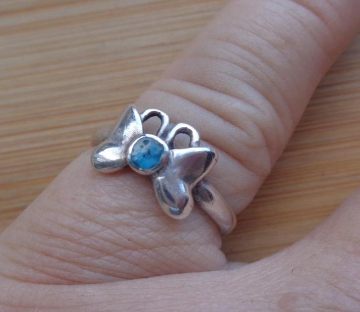 zilveren ring met vlinder [126], Sieraden, Tassen en Uiterlijk, Ringen, Zo goed als nieuw, Dame, Kleiner dan 17, Zilver, Zilver