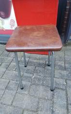 💐VINTAGE KRUKJE BRUIN SKAI MET CHROMEN POOTJES, Ophalen of Verzenden, Zo goed als nieuw, Hout