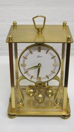 Goedlopende Kern stolpklok/jaarpendule midget model 1952, Ophalen