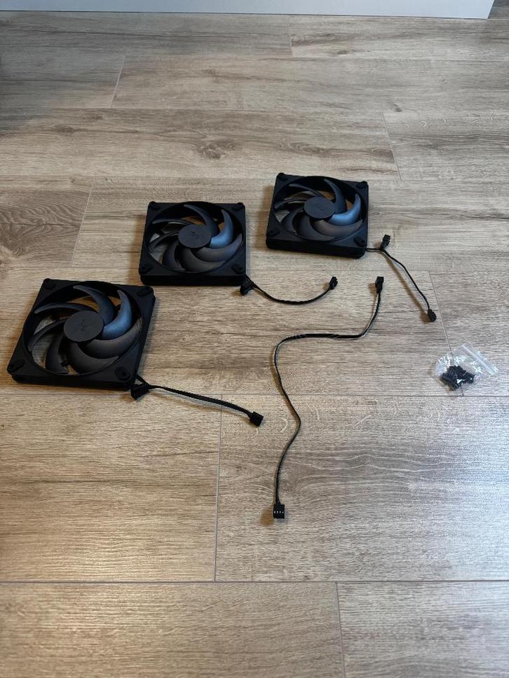 Fractal Momentum 14 black x3, Computers en Software, Computerkoelers, Zo goed als nieuw, Luchtkoeling, Ophalen of Verzenden