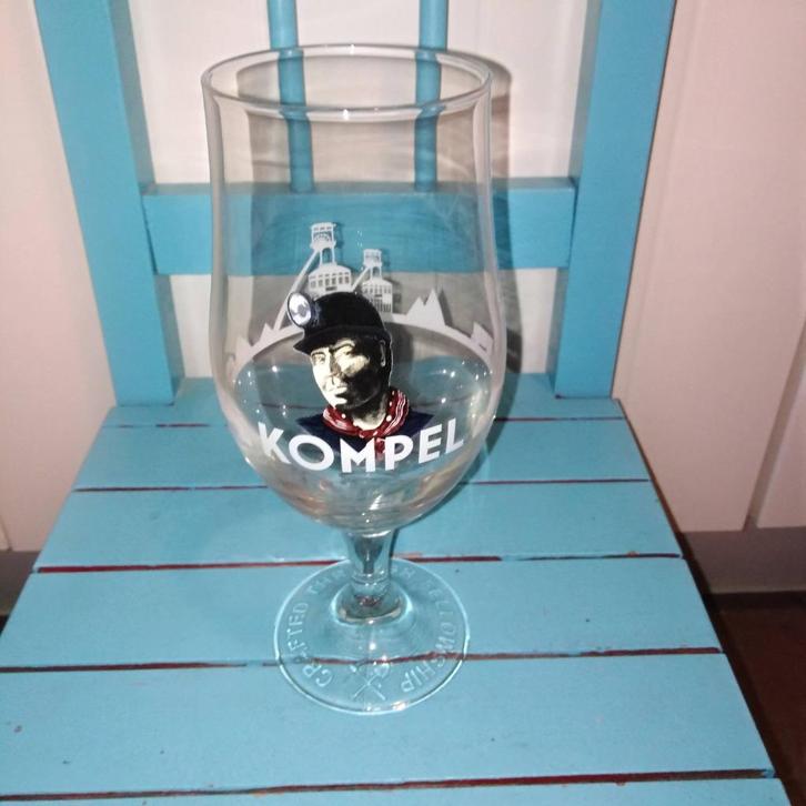 Kompel Belgisch speciaalbier bierglas op voet, Verzamelen, Biermerken, Zo goed als nieuw, Glas of Glazen, Overige merken, Ophalen