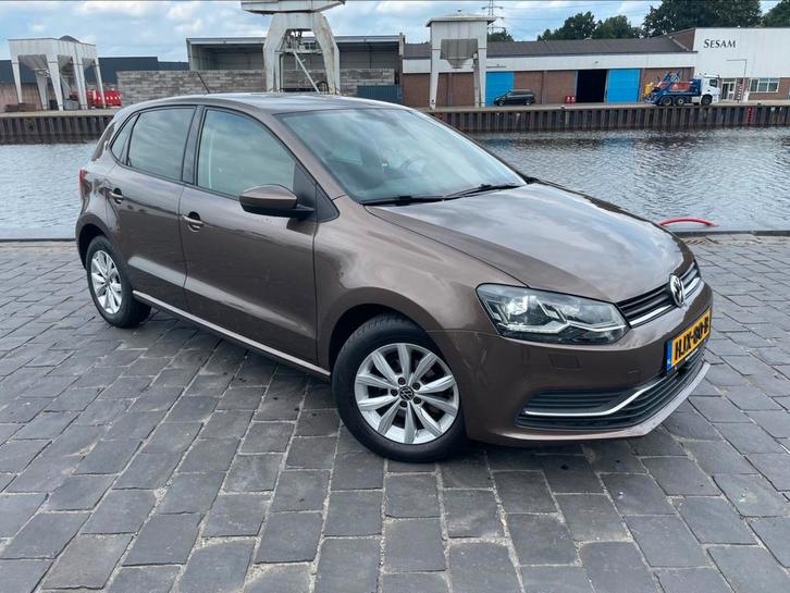 Volkswagen Polo 1.2 TSI DSG 2016 Bruin 90PK LED Dealeronderh, Auto's, Volkswagen, Bedrijf, Polo, ABS, Adaptieve lichten, Adaptive Cruise Control