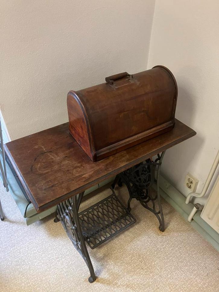 Vintage Singer naaimachine met kap, Antiek en Kunst, Antiek | Naaimachines, Ophalen