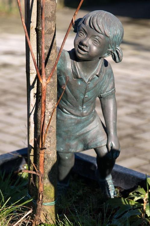 Bronzen beeldje Lotta – showroom model, Tuin en Terras, Tuinbeelden, Nieuw, Mensenbeeld, Overige materialen, Ophalen of Verzenden