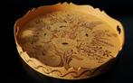 Rond gelakt houten dienblad met bloemdecoratie, Ophalen of Verzenden, Gebruikt, Rond, Hout