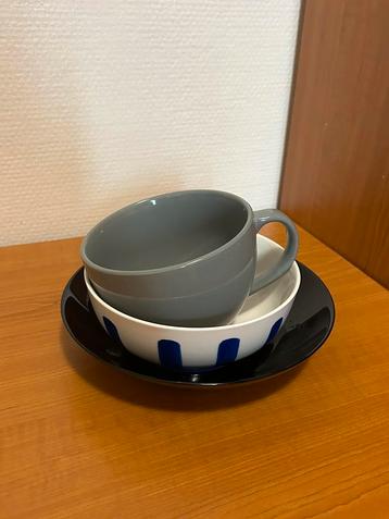 Servies te koop – bord, rijstkom en mok. beschikbaar voor biedingen
