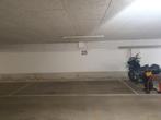 Parkeerplek met oplaadpunt in garage Rotterdam Noord, Huizen en Kamers, Garages en Parkeerplaatsen, Rotterdam