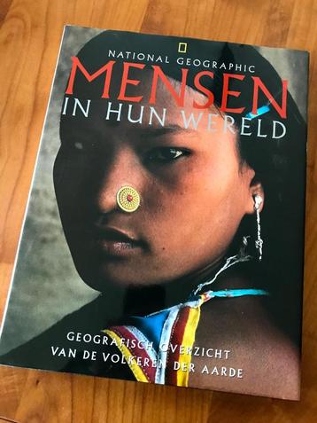 Mensen in hun Wereld National Geographic beschikbaar voor biedingen