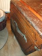 Grote brocante hutkoffer hut koffer
met zegels en binnenlade, Antiek en Kunst, Curiosa en Brocante, Ophalen