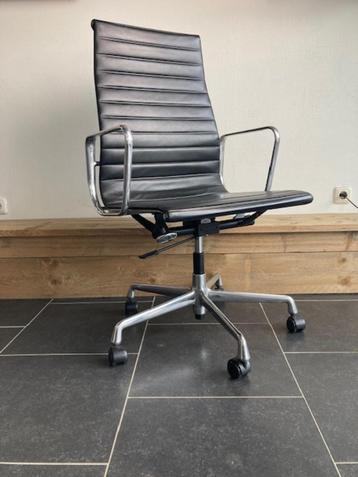 Vitra Eames EA 119 bureaustoel, aluminium, zwart leder beschikbaar voor biedingen