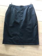 gevoerde zwarte rok maat 42, Kleding | Dames, Rokken, Zwart, Maat 42/44 (L), Ophalen of Verzenden, Knielengte