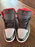 Air Jordan 1 Mid Shadow Red maat 41, Kleding | Heren, Schoenen, Ophalen, Zwart, NIKE, Sneakers of Gympen