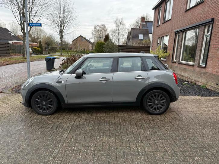 Mini Cooper one 5-deurs (f55) 1.5 102pk 2018 Grijs, Auto's, Mini, Particulier, Airbags, Airconditioning, Apple Carplay, Bluetooth