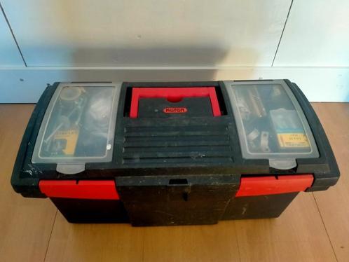 Gereedschap kist Keter met inhoud, Doe-het-zelf en Verbouw, Gereedschapskisten, Zo goed als nieuw, Ophalen