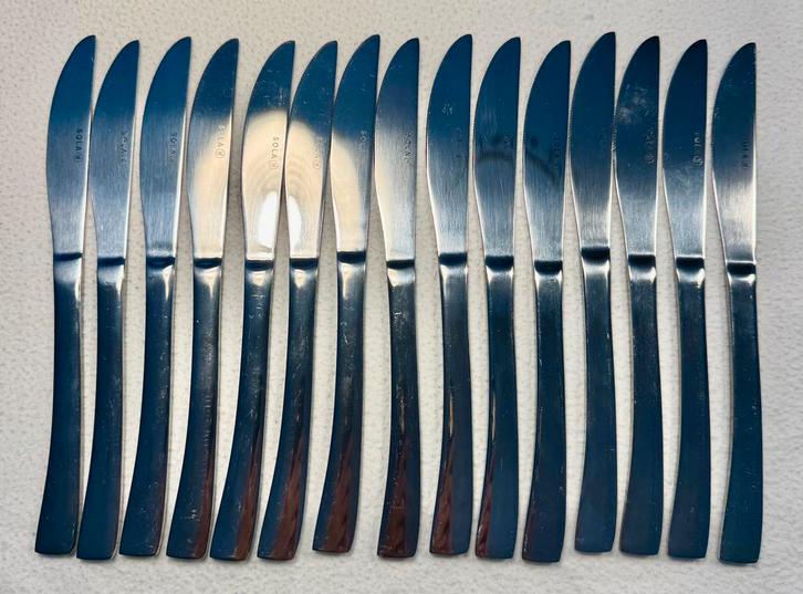 15 tafelmessen Sola Sevilla, 22,3 cm, Huis en Inrichting, Keuken | Bestek, Zo goed als nieuw, Rvs of Chroom, Ophalen of Verzenden