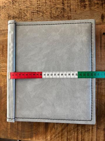 Fotoboek beschikbaar voor biedingen