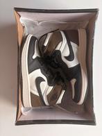 Air Jordan 1 | Maat 36, Sieraden, Tassen en Uiterlijk, Broches, Ophalen of Verzenden, Nieuw, Zwart, Overige materialen