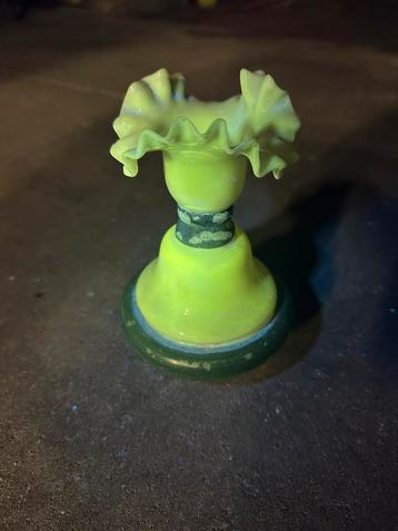 Antiek glas beschikbaar voor biedingen