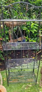 Metalen tuin etagère met 4 plateaus (brocante), Tuin en Terras, Tuinwanddecoratie, Ophalen of Verzenden, Gebruikt