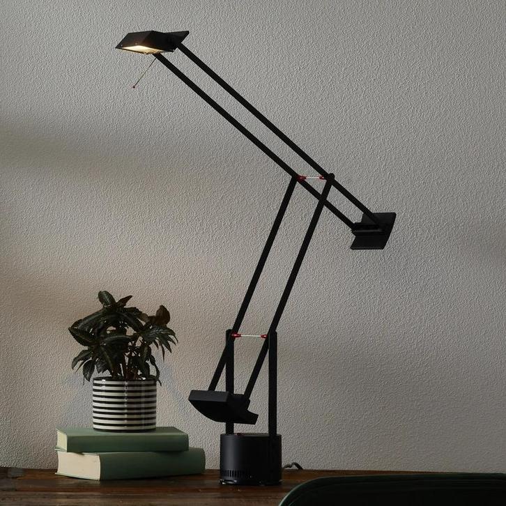 Artemide Tizio Lamp - Iconisch Design van Richard Sapper, Antiek en Kunst, Antiek | Lampen, Ophalen
