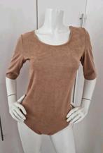 NIEUW! BODYTOP SUEDINE CAMELKLEUR MT M, Maat 38/40 (M), Bruin, Nieuw, Ophalen of Verzenden