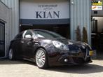 Alfa Romeo Giulietta 1.4 T Exclusive, Auto's, 65 €/maand, 4 cilinders, Leder en Stof, Zwart