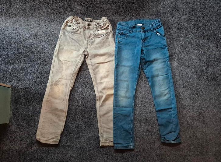 Spijkerbroeken maat 134 (blauw & grijs), Kinderen en Baby's, Kinderkleding | Maat 134, Gebruikt, Jongen, Broek, Ophalen